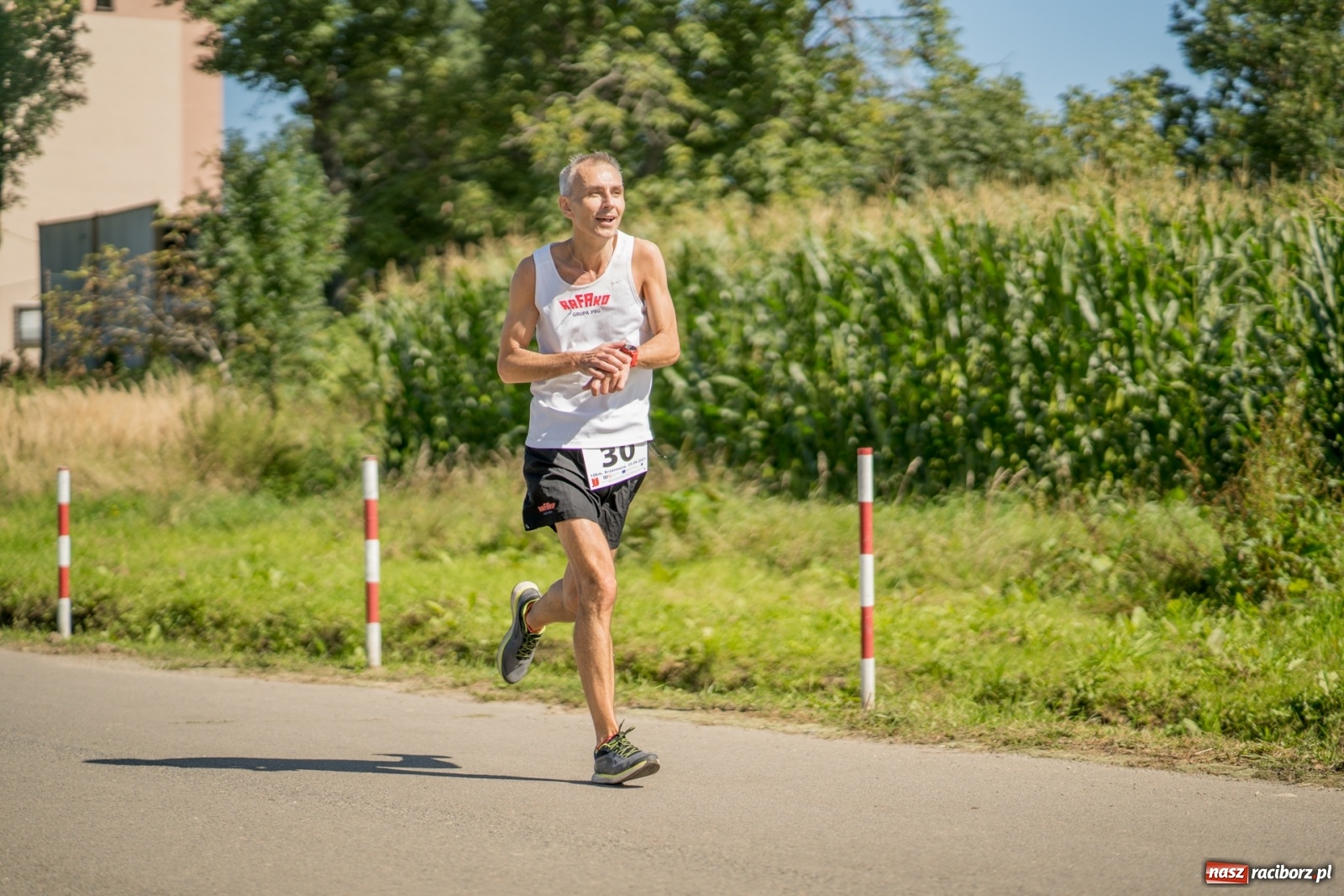 Zdjęcie w galerii na portalu naszraciborz.pl: Colour Run w pełnym słońcu w Krzanowicach [FOTO i WIDEO] wiadomości z regionu