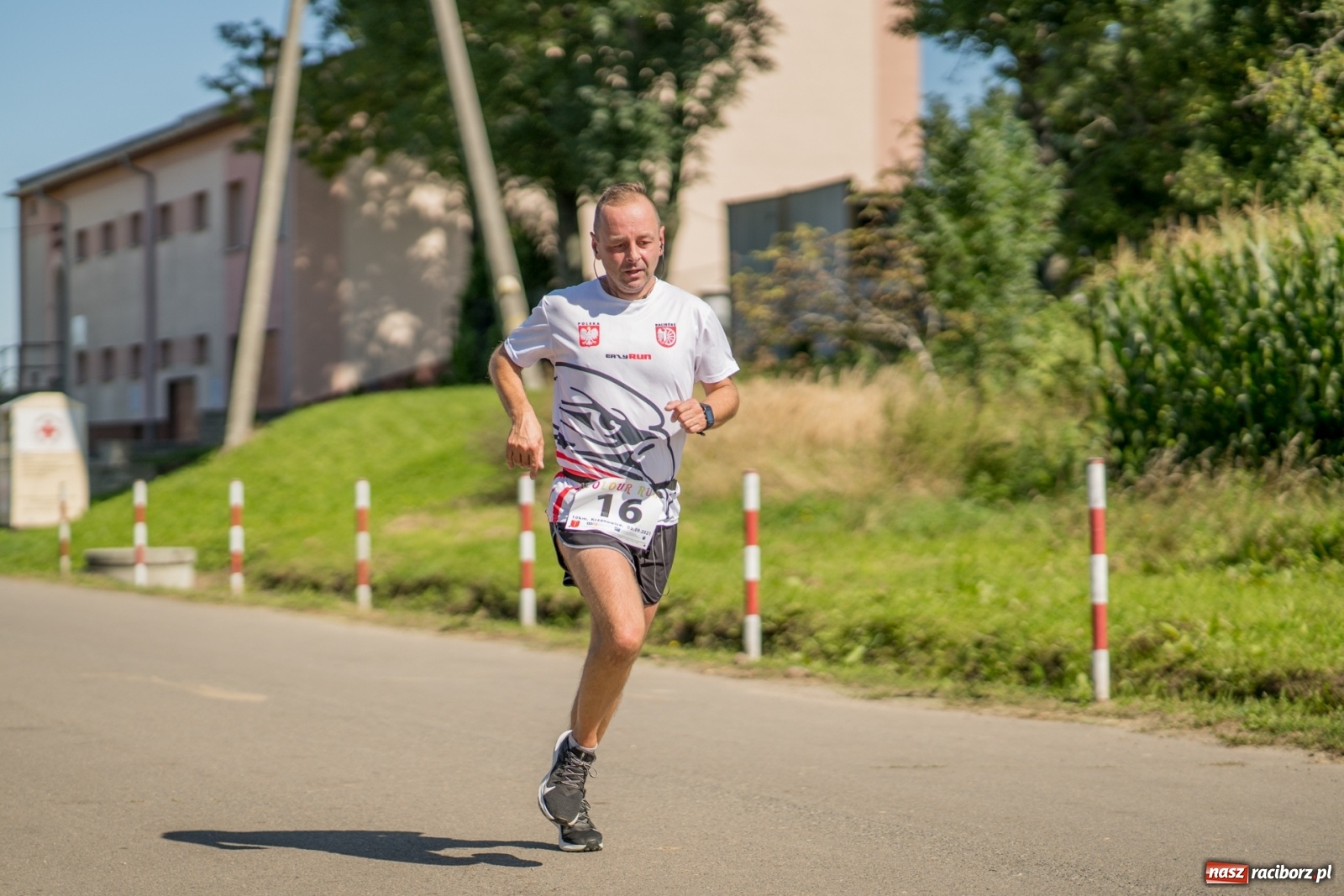 Zdjęcie w galerii na portalu naszraciborz.pl: Colour Run w pełnym słońcu w Krzanowicach [FOTO i WIDEO] wiadomości z regionu