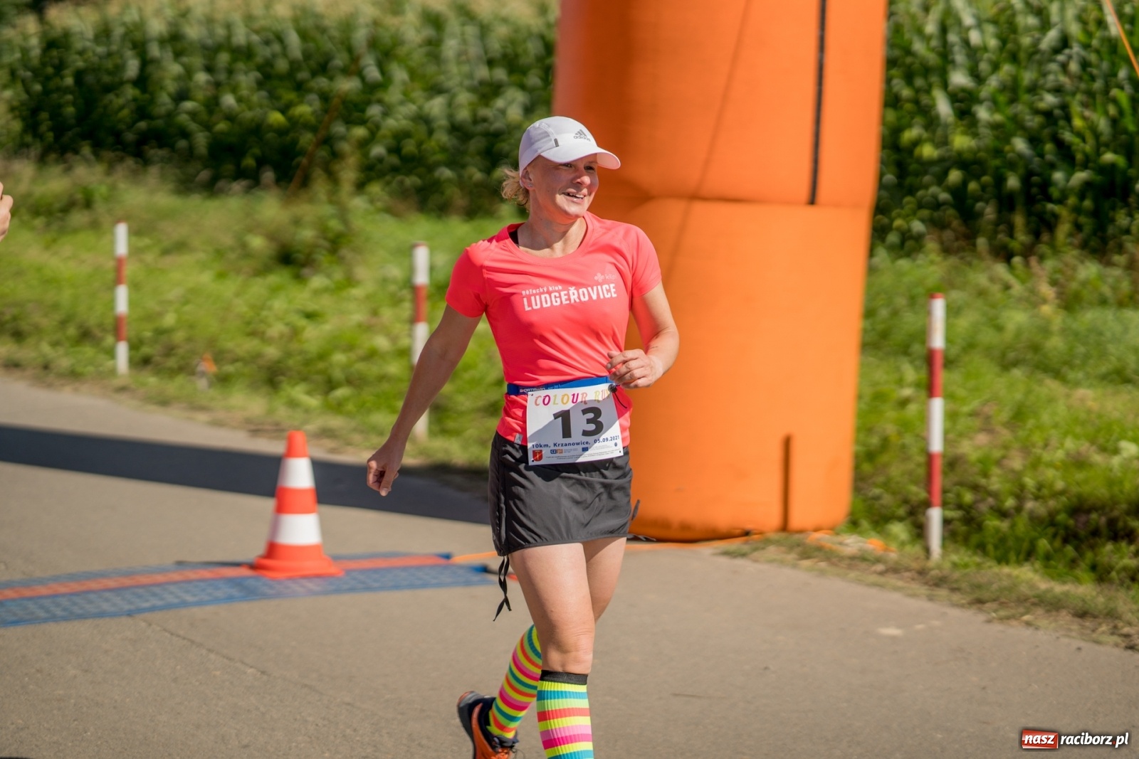 Zdjęcie w galerii na portalu naszraciborz.pl: Colour Run w pełnym słońcu w Krzanowicach [FOTO i WIDEO] wiadomości z regionu