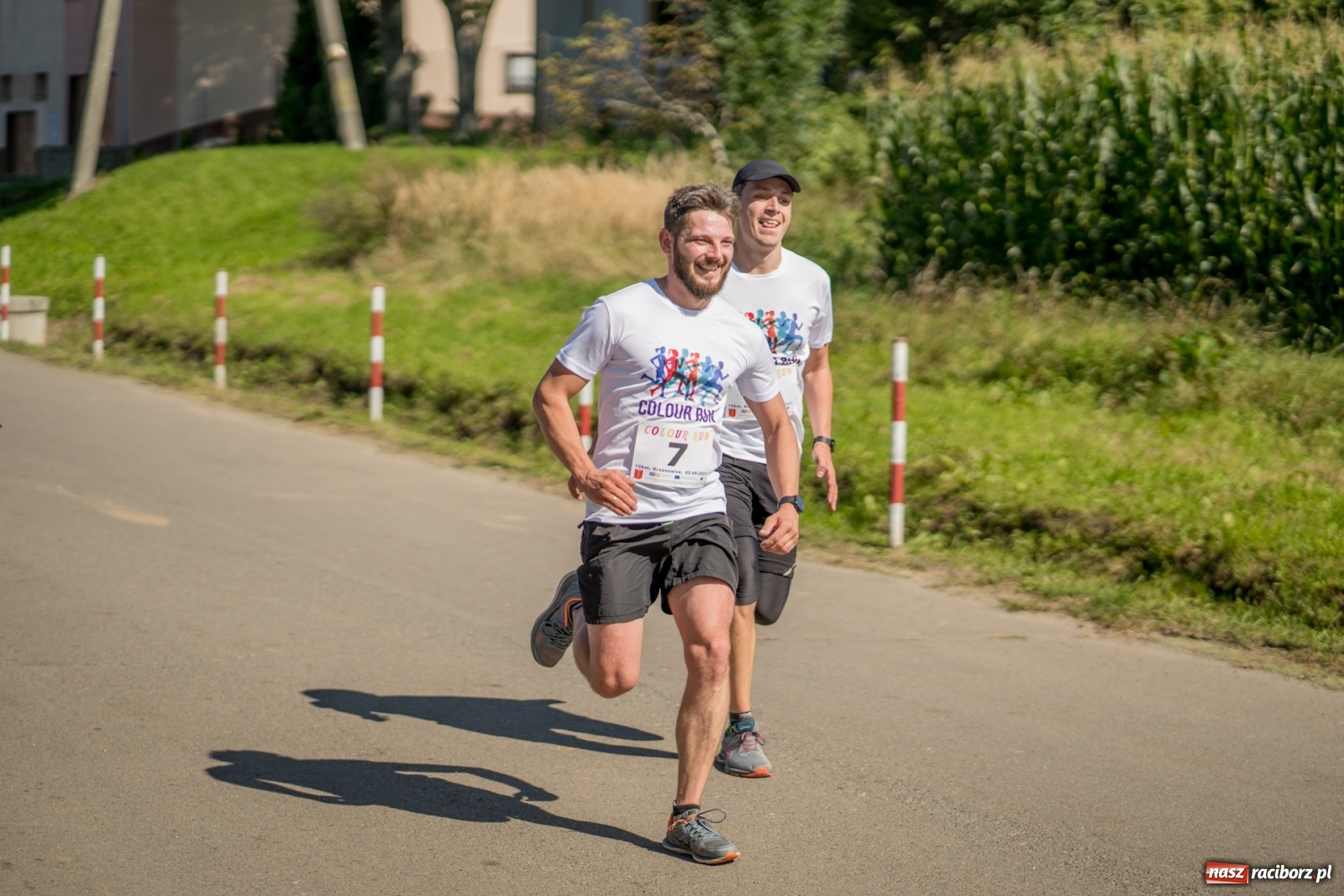 Zdjęcie w galerii na portalu naszraciborz.pl: Colour Run w pełnym słońcu w Krzanowicach [FOTO i WIDEO] wiadomości z regionu