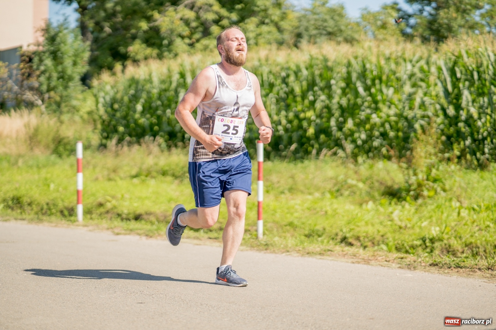 Zdjęcie w galerii na portalu naszraciborz.pl: Colour Run w pełnym słońcu w Krzanowicach [FOTO i WIDEO] wiadomości z regionu