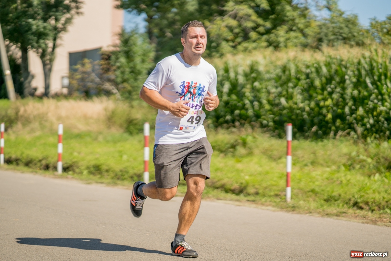 Zdjęcie w galerii na portalu naszraciborz.pl: Colour Run w pełnym słońcu w Krzanowicach [FOTO i WIDEO] wiadomości z regionu
