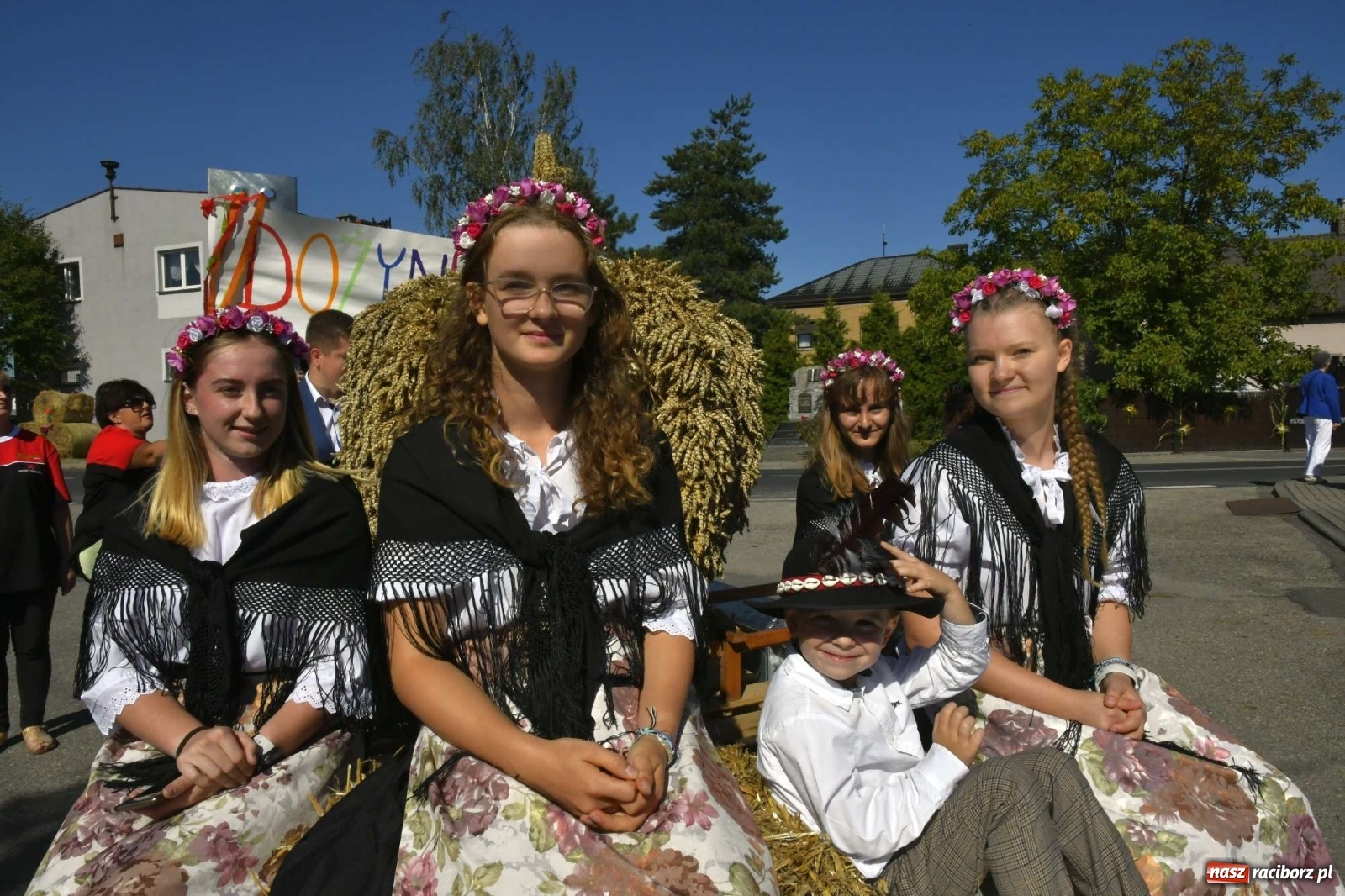 Zdjęcie w galerii na portalu naszraciborz.pl: Dożynki w Wojnowicach jak gorączka sobotniej nocy [FOTO i WIDEO] wiadomości z regionu
