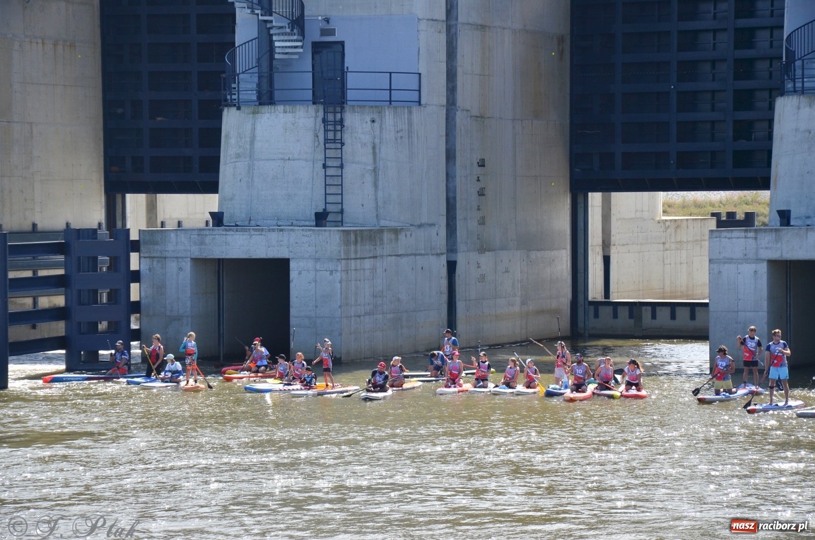 Zdjęcie w galerii na portalu naszraciborz.pl: Regaty Odra Sup Cup - long race wystartował spod zapory [FOTO i WIDEO] wiadomości z regionu