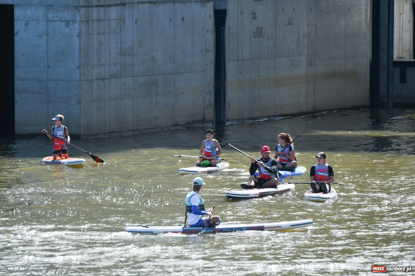 Zdjęcie w galerii na portalu naszraciborz.pl: Regaty Odra Sup Cup - long race wystartował spod zapory [FOTO i WIDEO] wiadomości z regionu