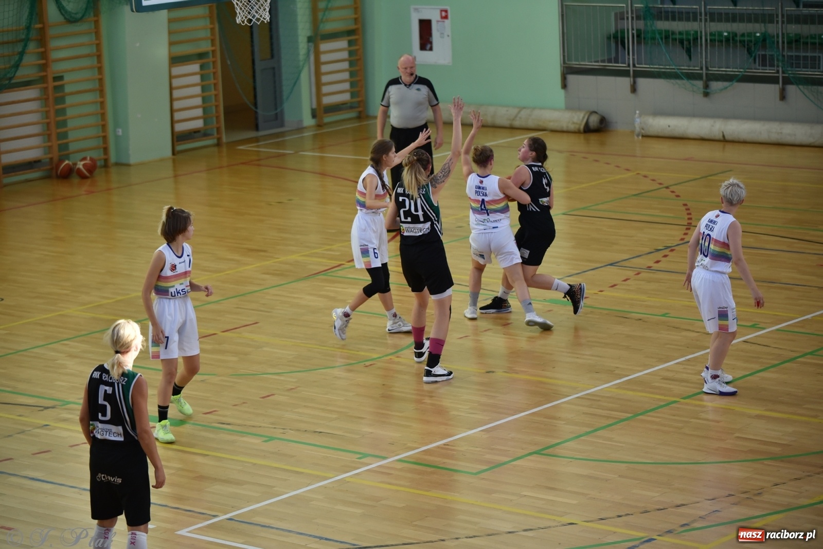 Zdjęcie w galerii na portalu naszraciborz.pl: Koszykarska rywalizacja o Puchar Starosty [FOTO i WIDEO] wiadomości z regionu