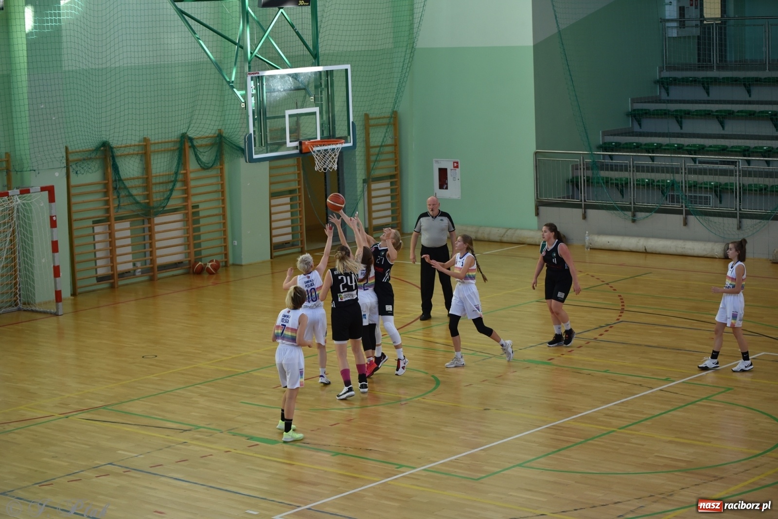 Zdjęcie w galerii na portalu naszraciborz.pl: Koszykarska rywalizacja o Puchar Starosty [FOTO i WIDEO] wiadomości z regionu