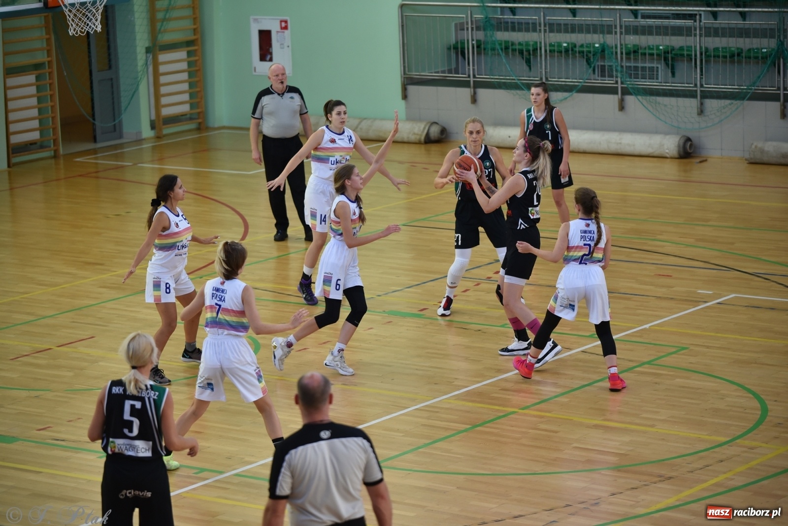 Zdjęcie w galerii na portalu naszraciborz.pl: Koszykarska rywalizacja o Puchar Starosty [FOTO i WIDEO] wiadomości z regionu