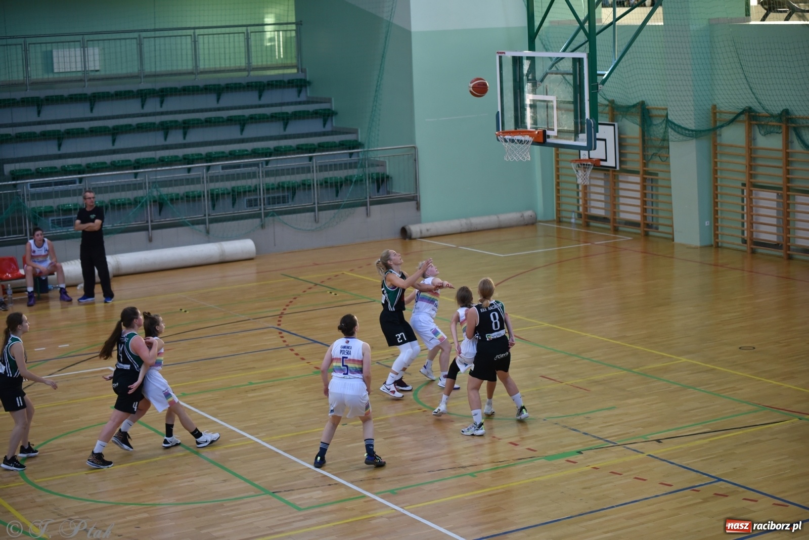 Zdjęcie w galerii na portalu naszraciborz.pl: Koszykarska rywalizacja o Puchar Starosty [FOTO i WIDEO] wiadomości z regionu