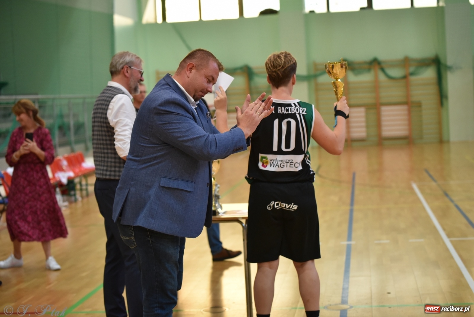 Zdjęcie w galerii na portalu naszraciborz.pl: Koszykarska rywalizacja o Puchar Starosty [FOTO i WIDEO] wiadomości z regionu