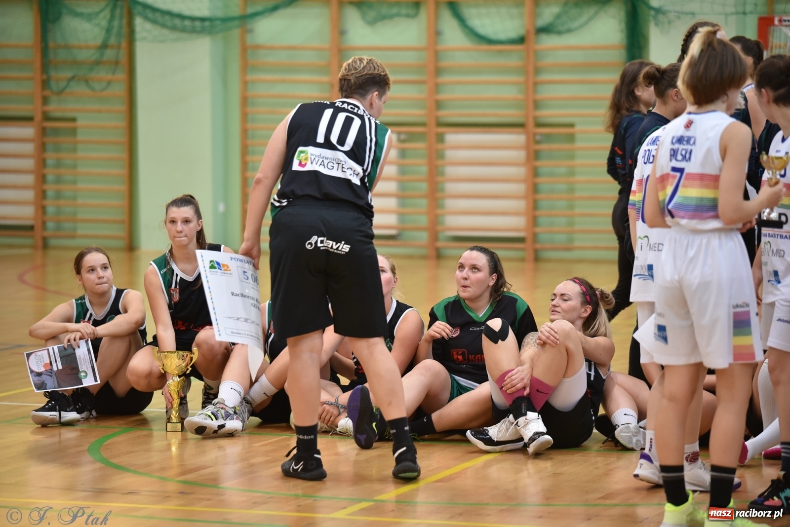 Zdjęcie w galerii na portalu naszraciborz.pl: Koszykarska rywalizacja o Puchar Starosty [FOTO i WIDEO] wiadomości z regionu