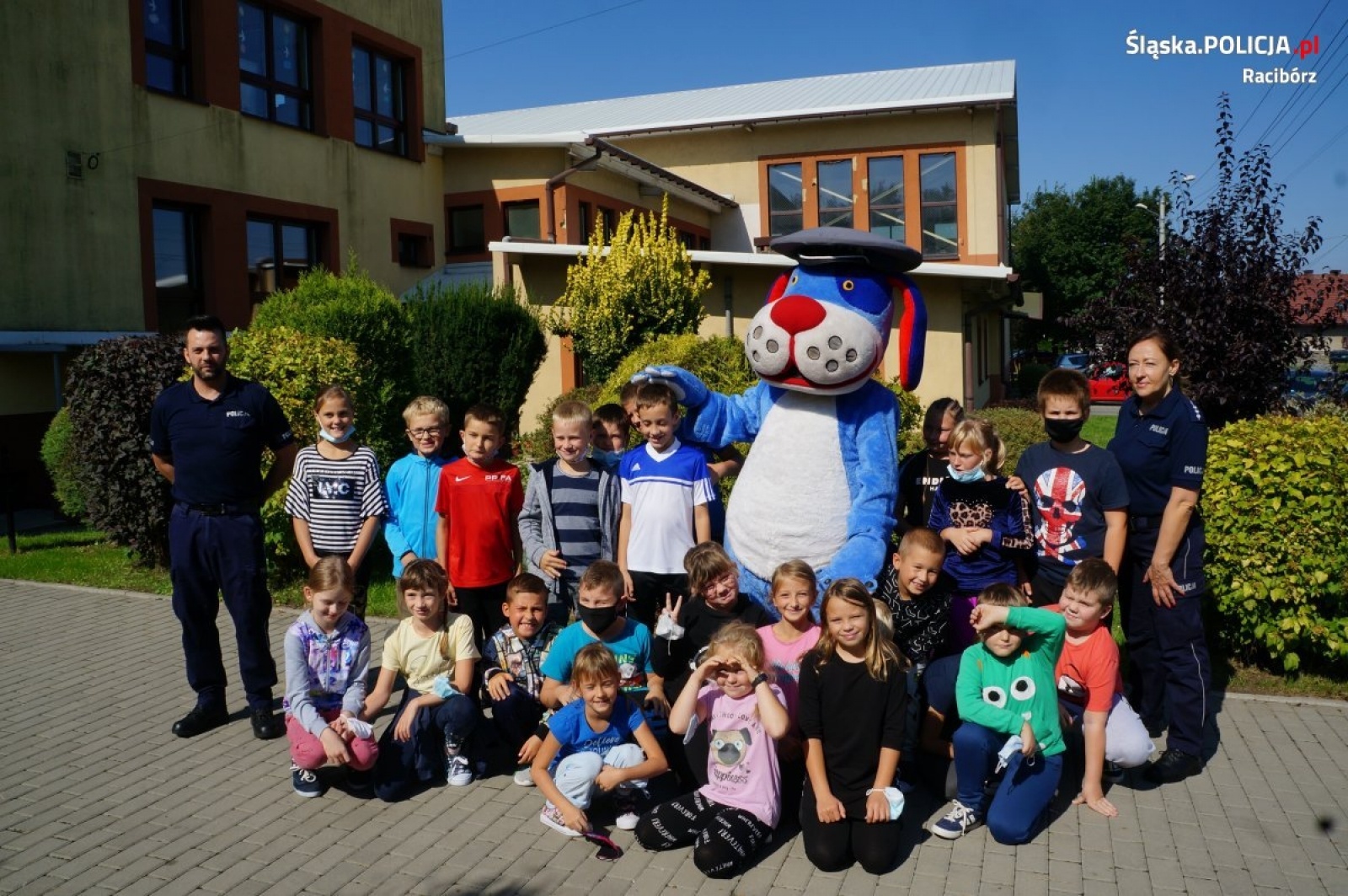 Zdjęcie w galerii na portalu naszraciborz.pl: Policjanci z Raciborza dbają o bezpieczną drogę do szkół wiadomości z regionu