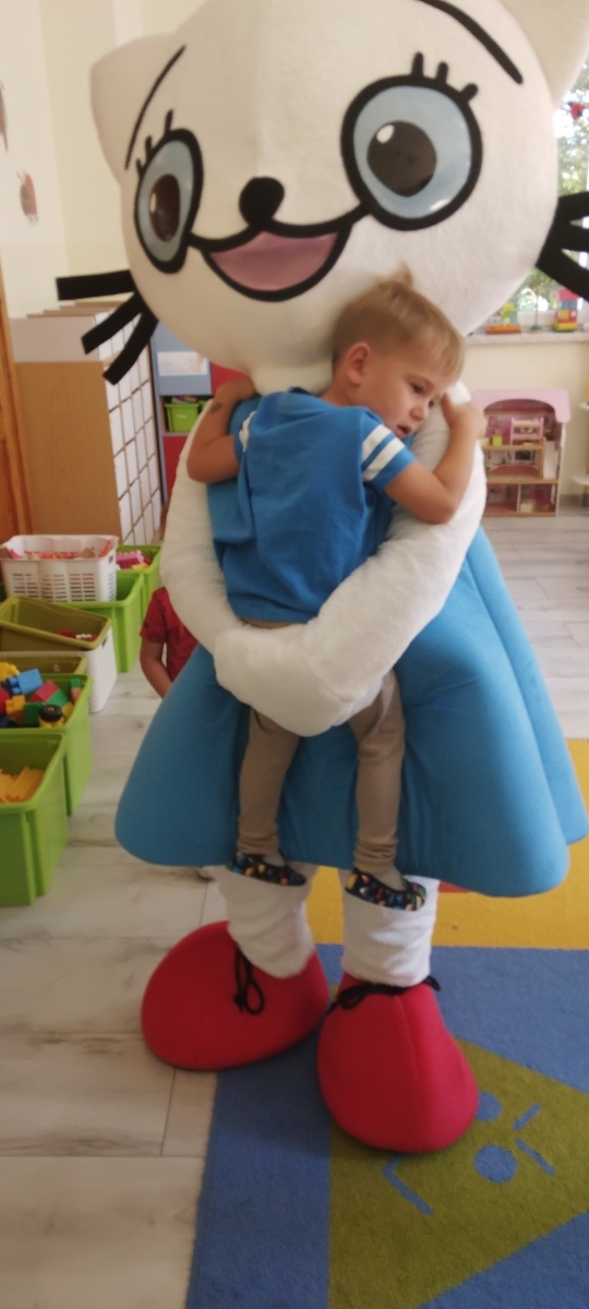 Zdjęcie w galerii na portalu naszraciborz.pl: Kicia Kocia odwiedziła przedszkole w Rudach wiadomości z regionu