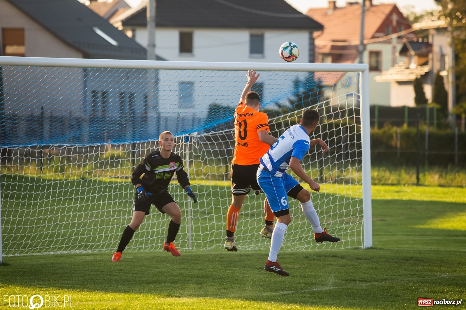 Zdjęcie w galerii na portalu naszraciborz.pl: Dreszczowiec w serii rzutów karnych. Studzienna za burtą Pucharu Polski [FOTO] wiadomości z regionu