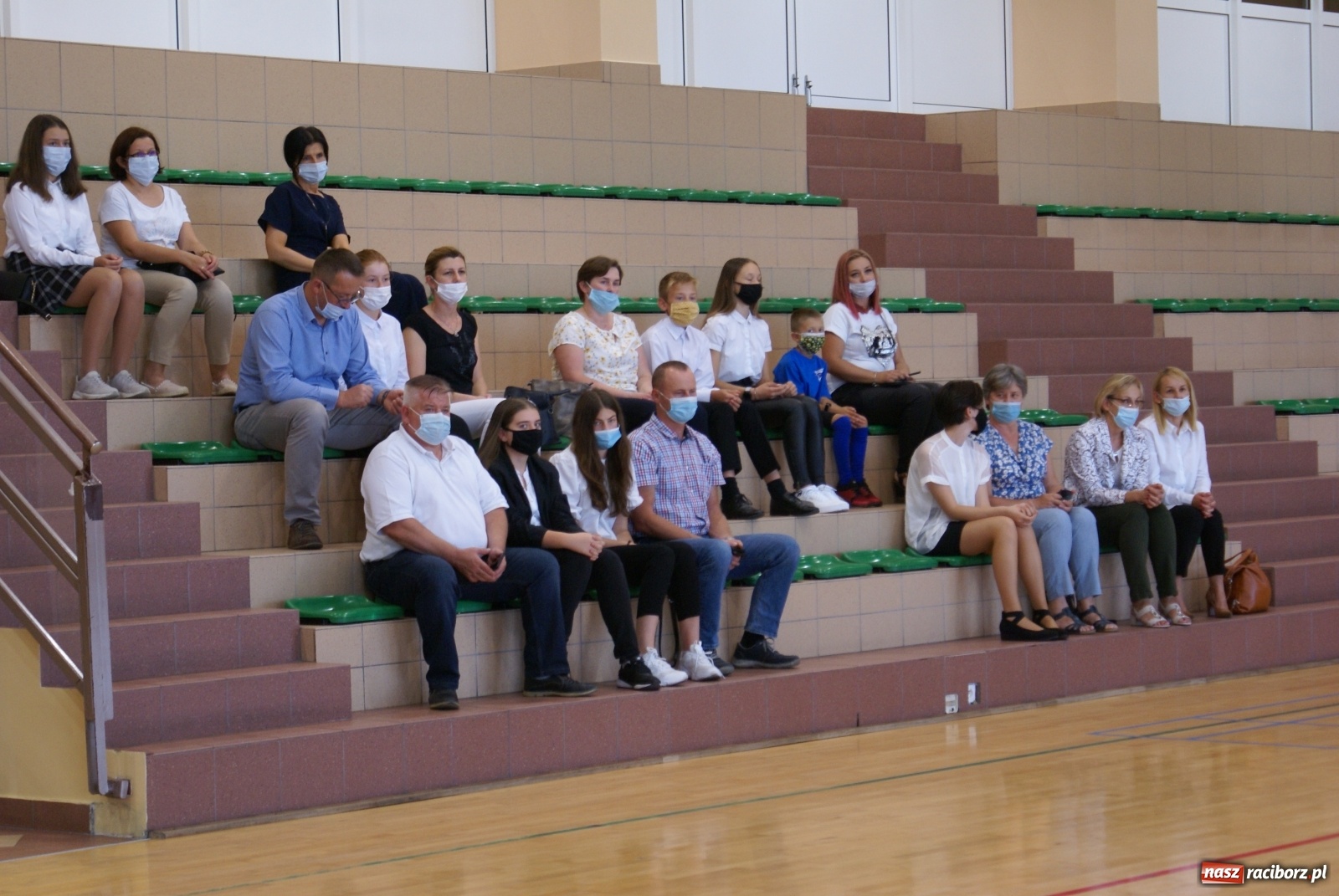 Zdjęcie w galerii na portalu naszraciborz.pl: Prymusi z gminy Rudnik z nagrodami wójta wiadomości z regionu