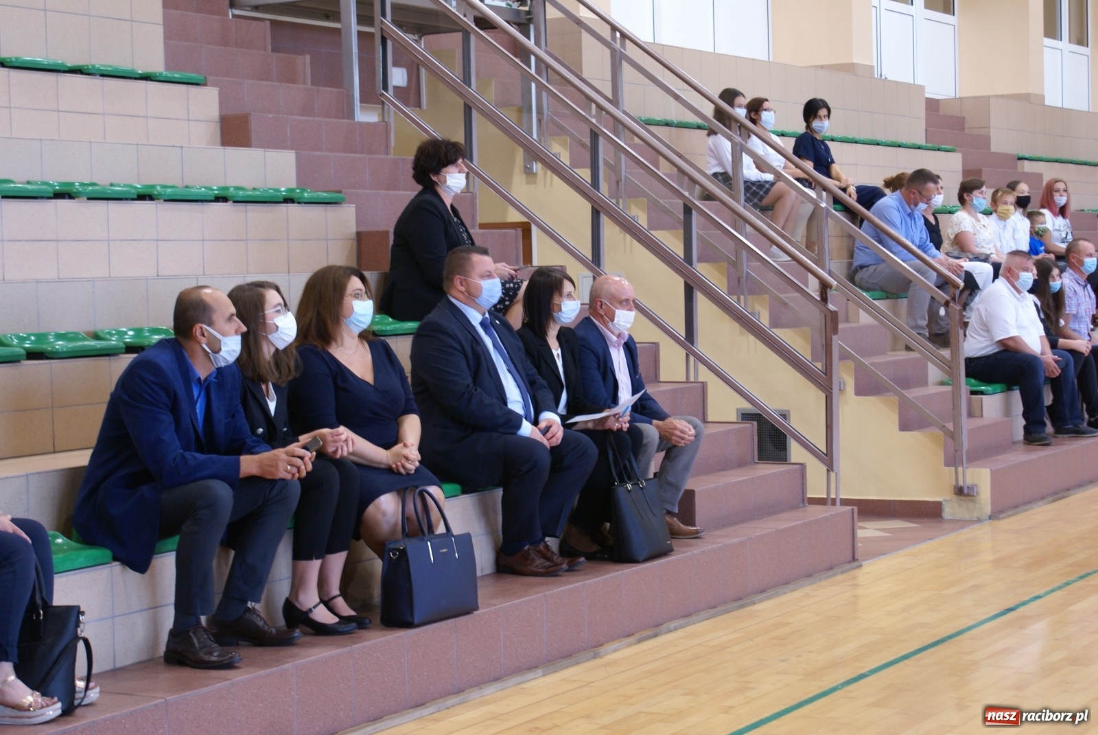 Zdjęcie w galerii na portalu naszraciborz.pl: Prymusi z gminy Rudnik z nagrodami wójta wiadomości z regionu