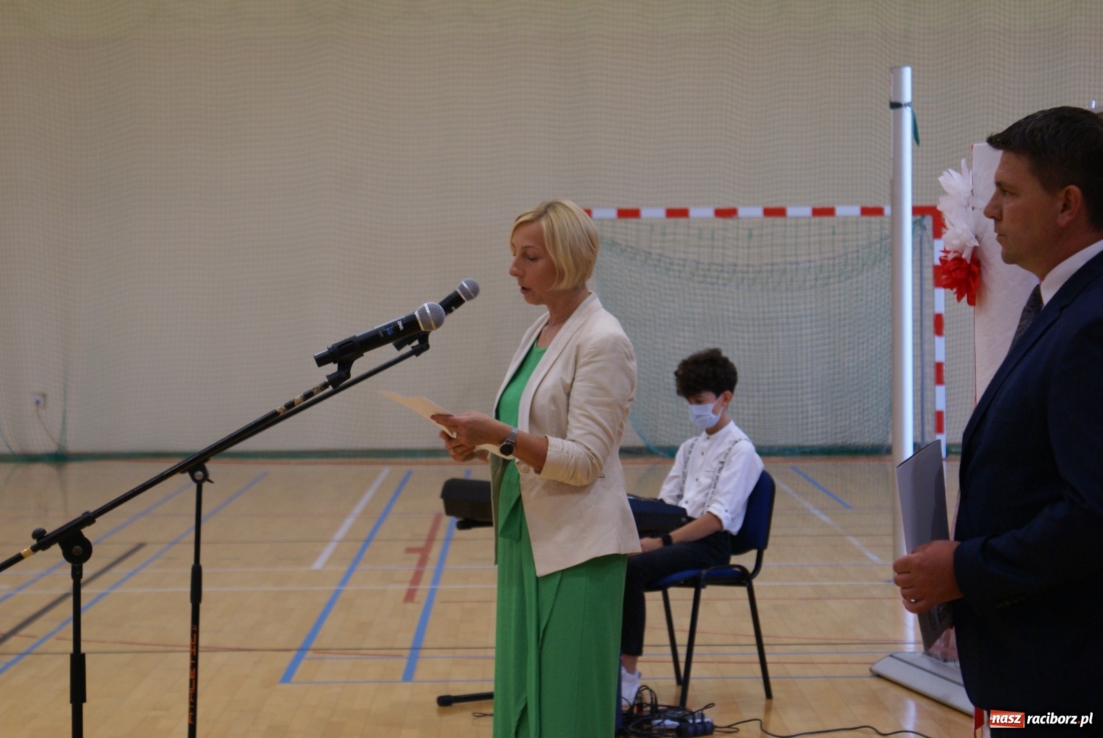 Zdjęcie w galerii na portalu naszraciborz.pl: Prymusi z gminy Rudnik z nagrodami wójta wiadomości z regionu