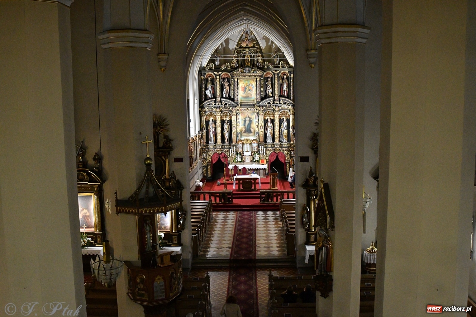 Zdjęcie w galerii na portalu naszraciborz.pl: Światowej sławy organista improwizator zagrał w kościele farnym wiadomości z regionu