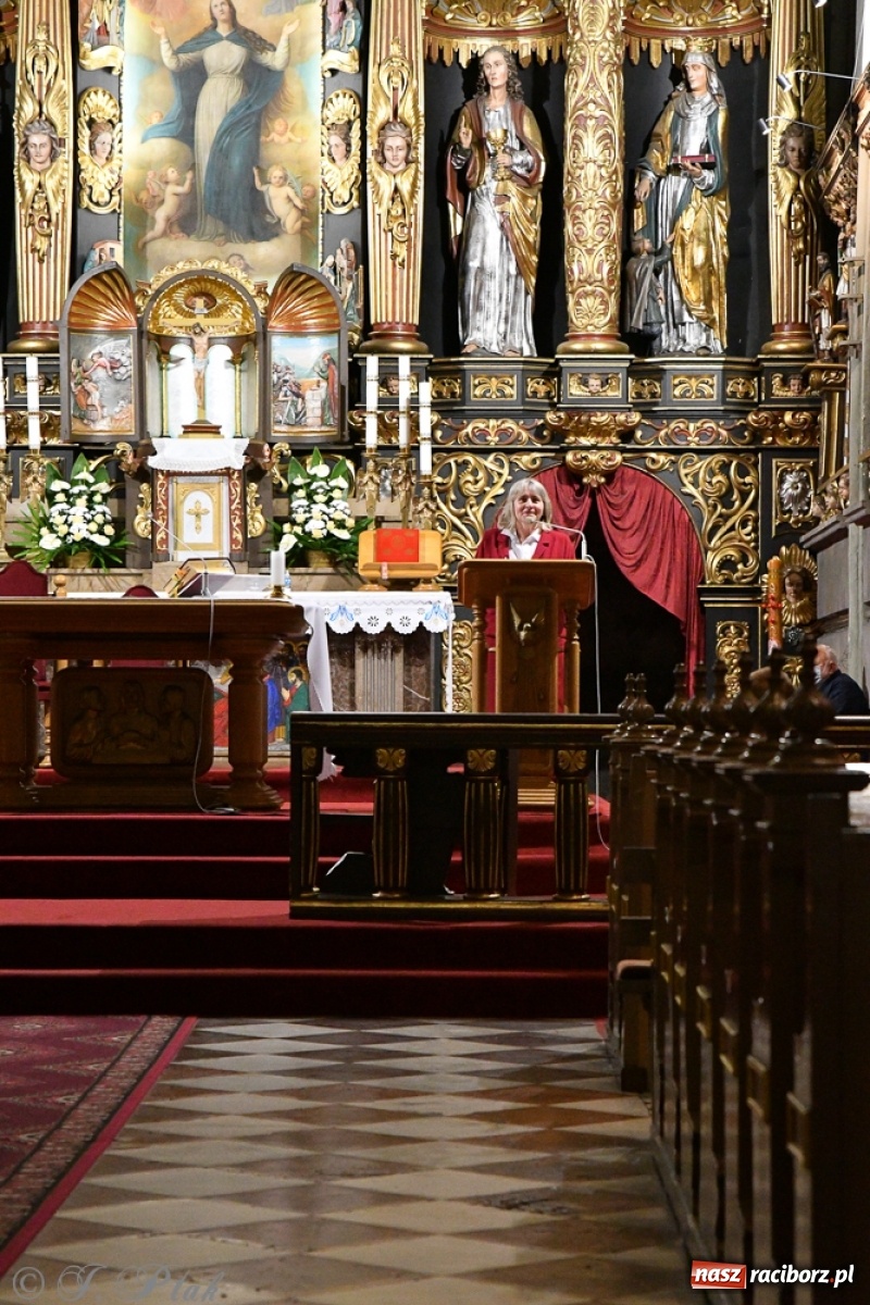 Zdjęcie w galerii na portalu naszraciborz.pl: Światowej sławy organista improwizator zagrał w kościele farnym wiadomości z regionu
