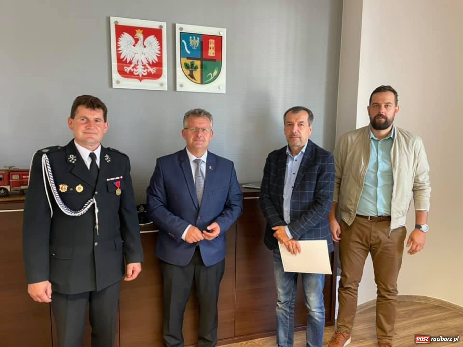 Zdjęcie w galerii na portalu naszraciborz.pl: Strażacy z Bieńkowic przesiądą się do volvo wiadomości z regionu