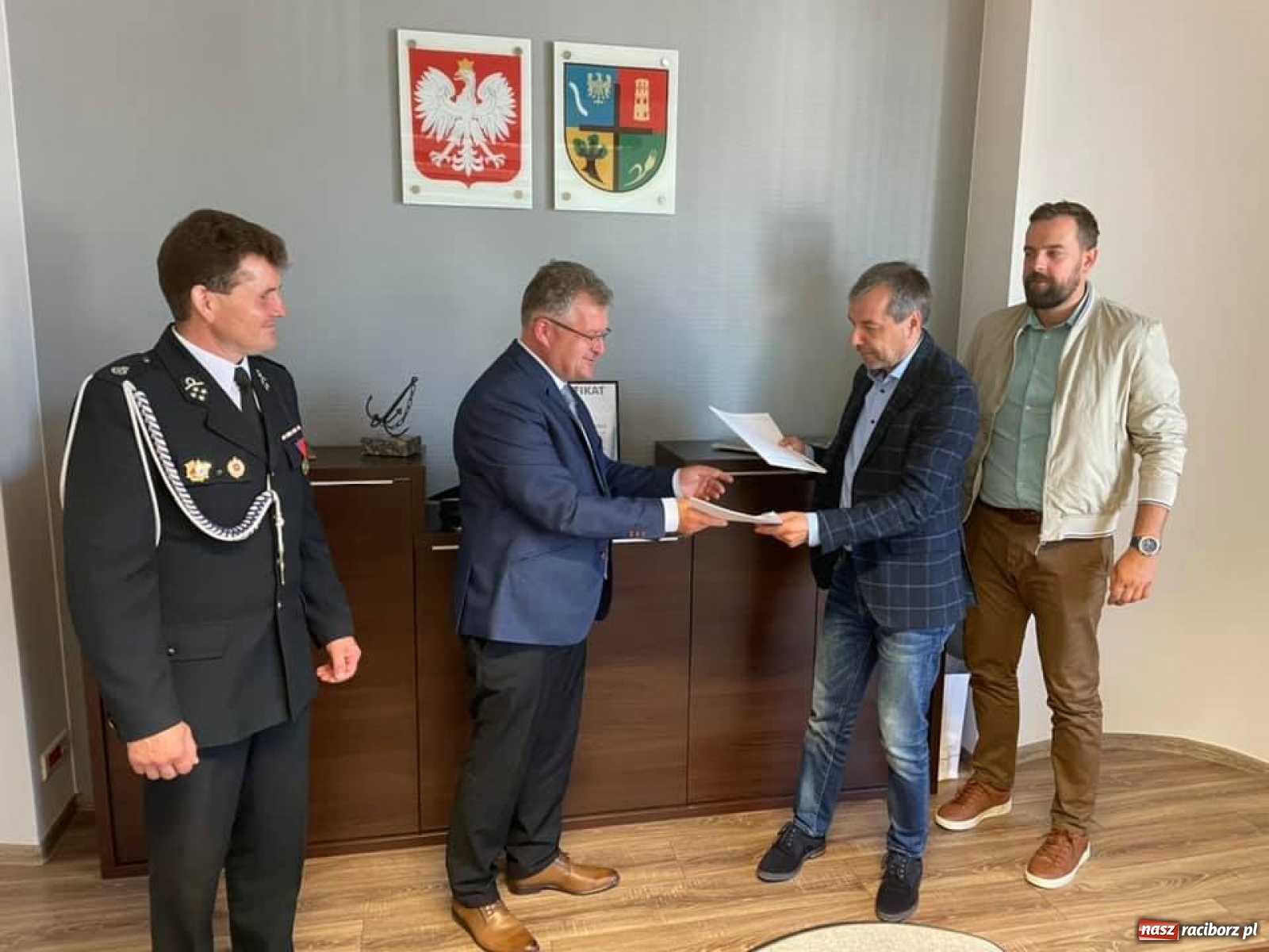 Zdjęcie w galerii na portalu naszraciborz.pl: Strażacy z Bieńkowic przesiądą się do volvo wiadomości z regionu