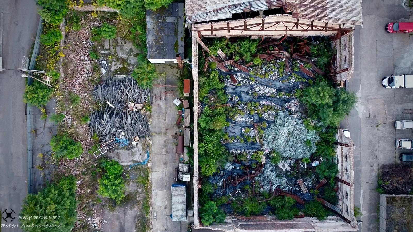 Zdjęcie w galerii na portalu naszraciborz.pl: Spalona pięć lat temu hala byłej Emy-Brzezie ma nowego właściciela [FOTO LOTNICZE] wiadomości z regionu