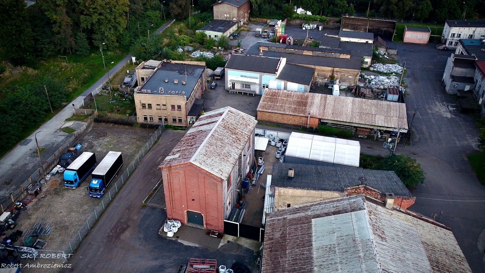 Zdjęcie w galerii na portalu naszraciborz.pl: Spalona pięć lat temu hala byłej Emy-Brzezie ma nowego właściciela [FOTO LOTNICZE] wiadomości z regionu