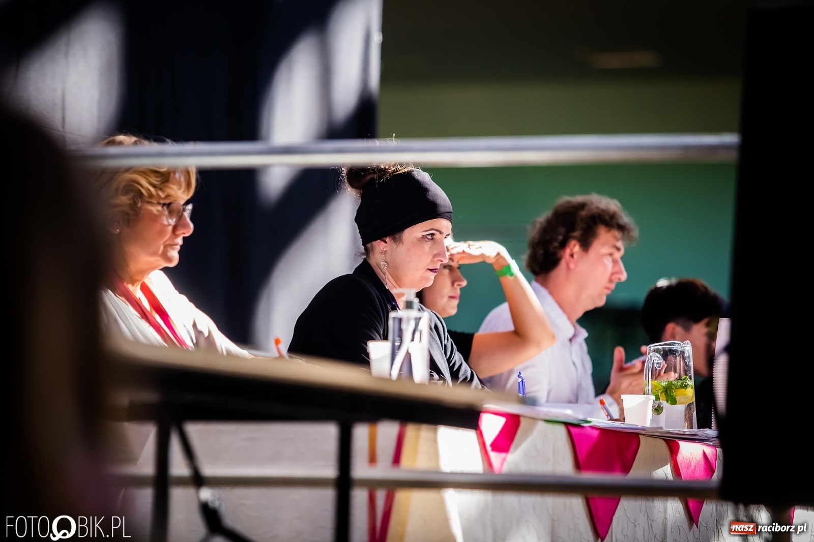 Zdjęcie w galerii na portalu naszraciborz.pl: Ruszyły Otwarte Mistrzostwa Polski Mażoretek w Arenie Rafako [FOTO] wiadomości z regionu