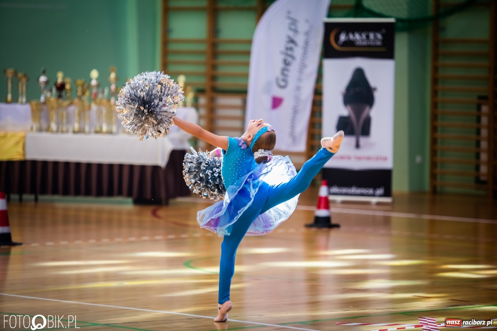 Zdjęcie w galerii na portalu naszraciborz.pl: Ruszyły Otwarte Mistrzostwa Polski Mażoretek w Arenie Rafako [FOTO] wiadomości z regionu