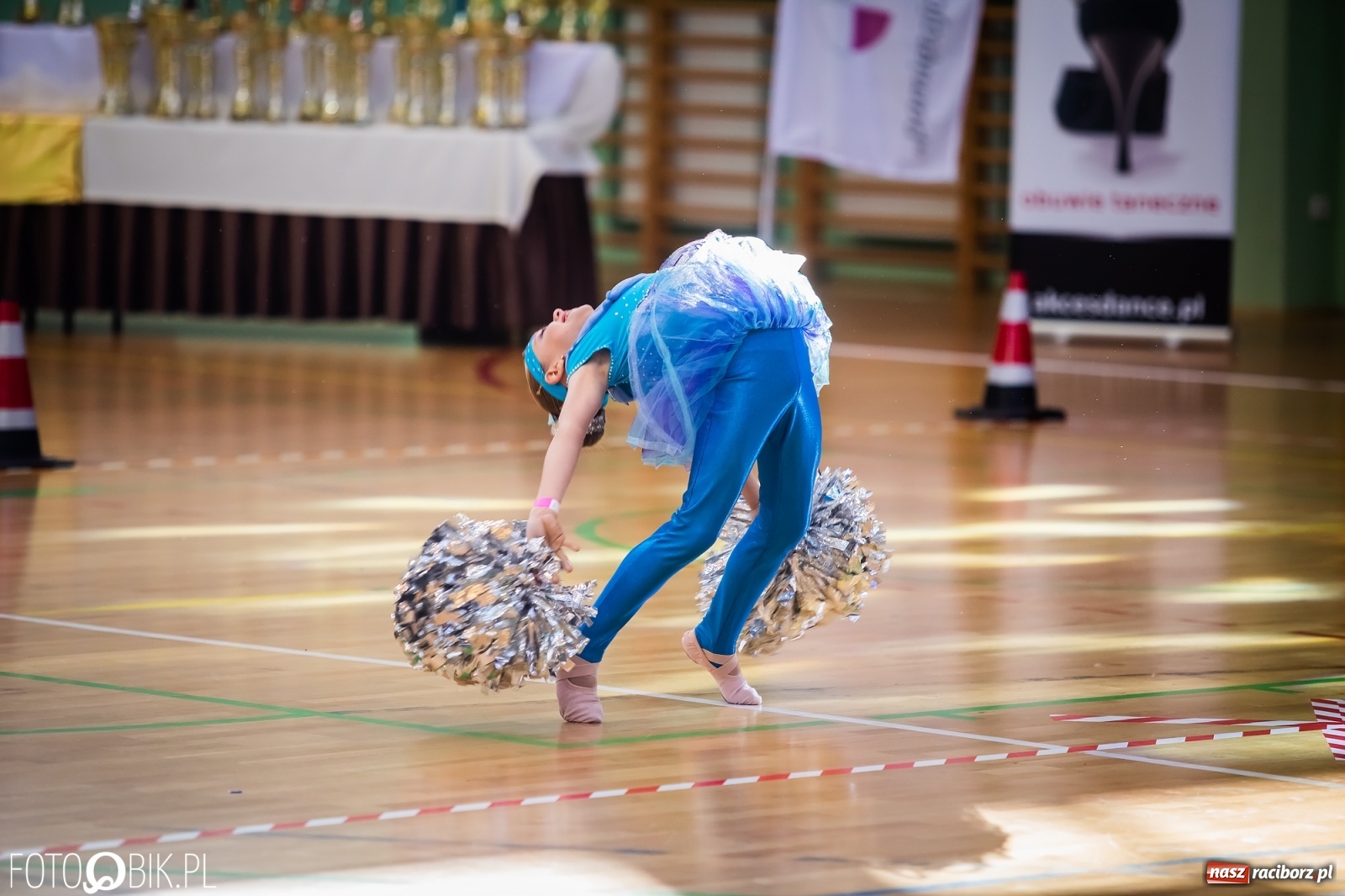 Zdjęcie w galerii na portalu naszraciborz.pl: Ruszyły Otwarte Mistrzostwa Polski Mażoretek w Arenie Rafako [FOTO] wiadomości z regionu