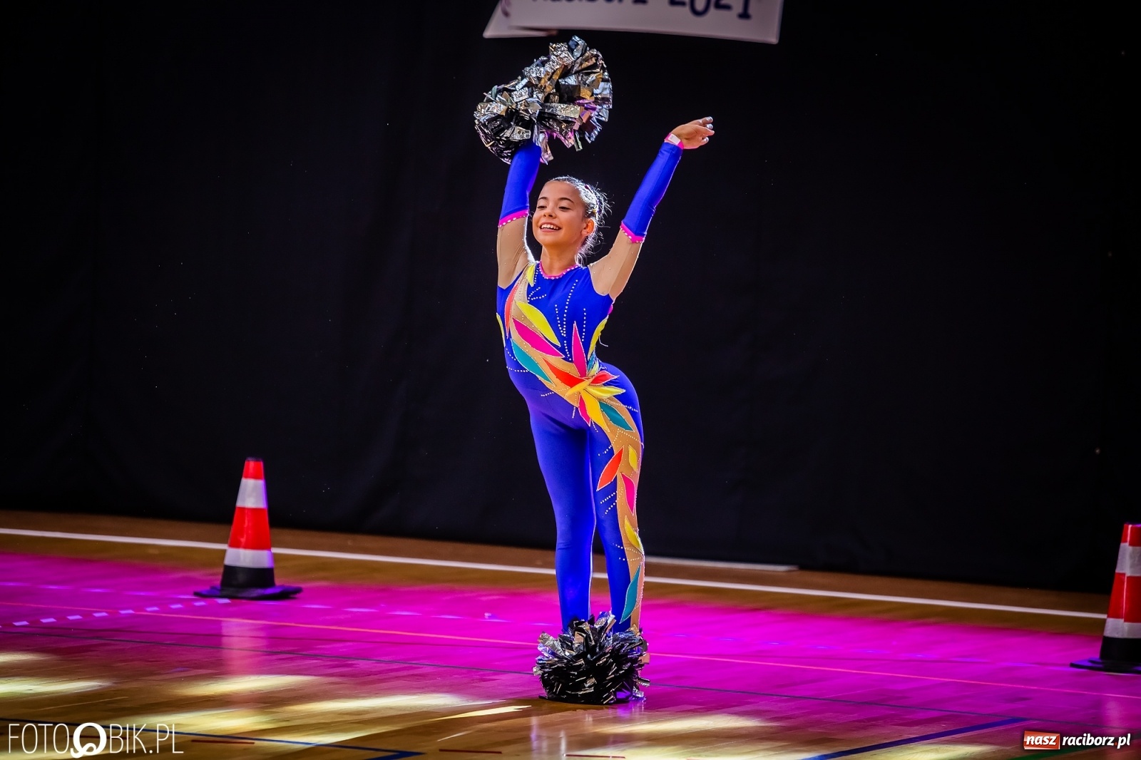 Zdjęcie w galerii na portalu naszraciborz.pl: Ruszyły Otwarte Mistrzostwa Polski Mażoretek w Arenie Rafako [FOTO] wiadomości z regionu