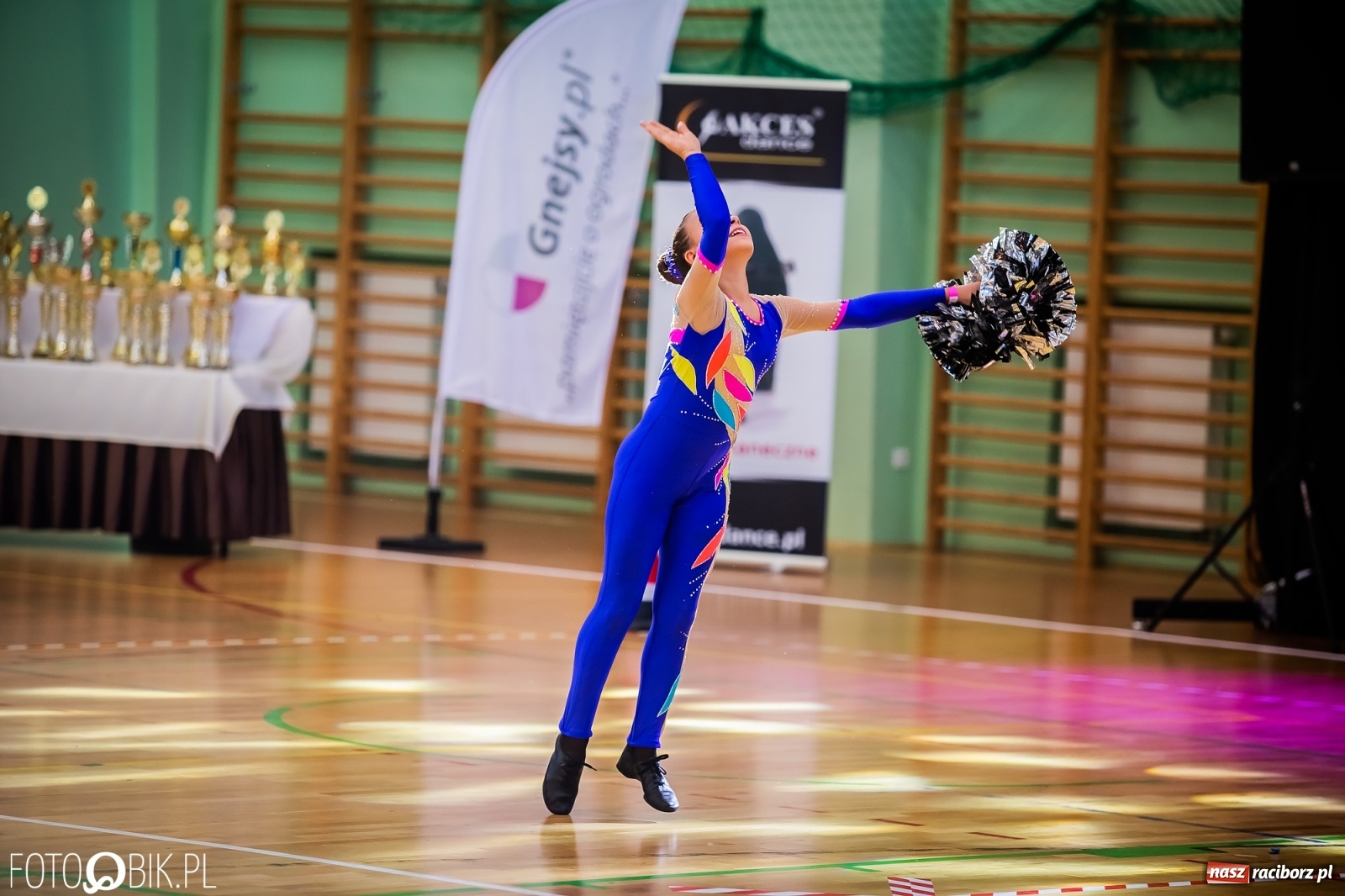 Zdjęcie w galerii na portalu naszraciborz.pl: Ruszyły Otwarte Mistrzostwa Polski Mażoretek w Arenie Rafako [FOTO] wiadomości z regionu