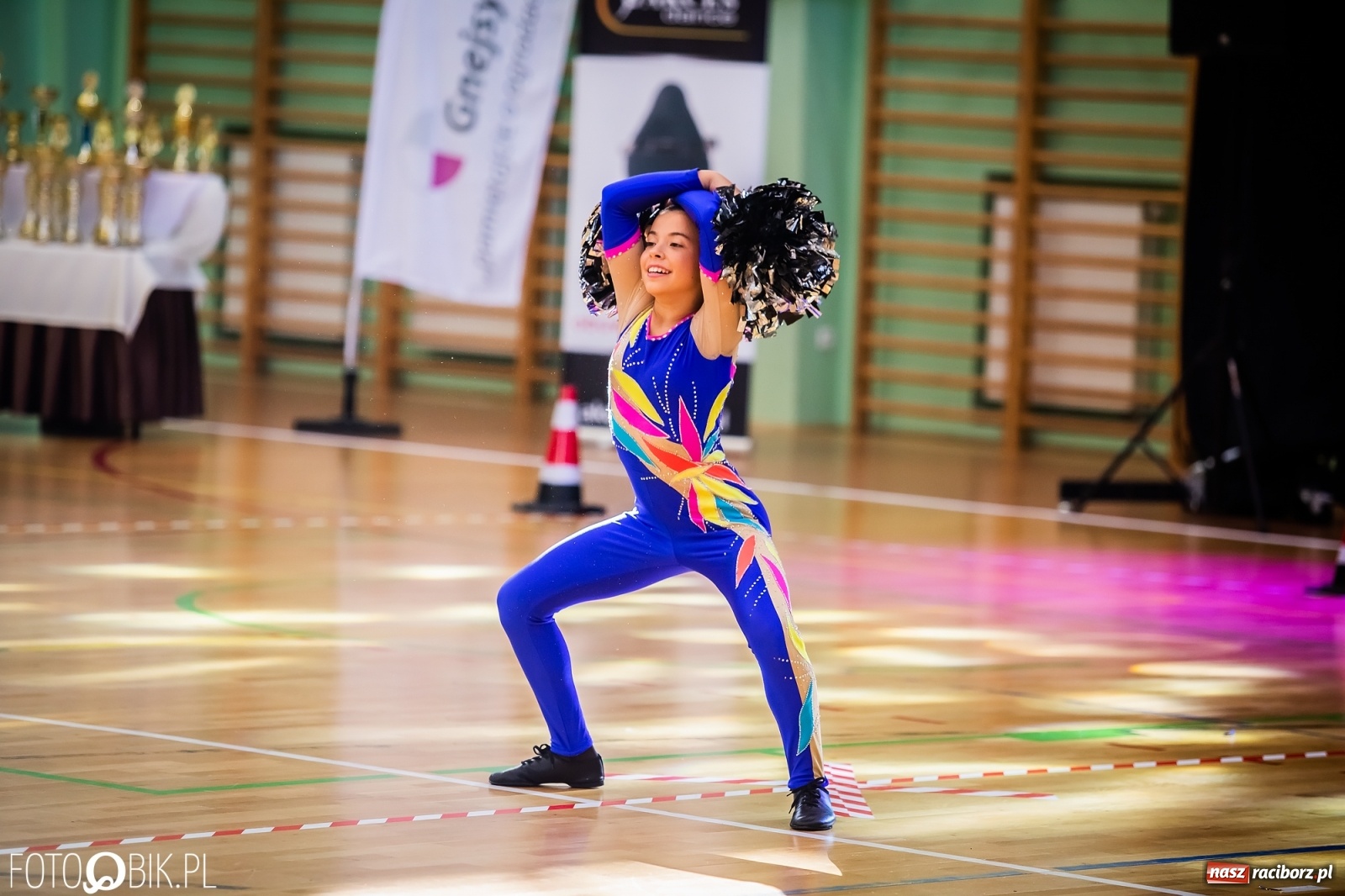 Zdjęcie w galerii na portalu naszraciborz.pl: Ruszyły Otwarte Mistrzostwa Polski Mażoretek w Arenie Rafako [FOTO] wiadomości z regionu