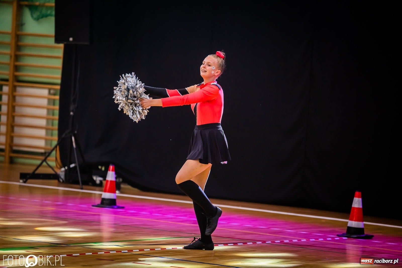 Zdjęcie w galerii na portalu naszraciborz.pl: Ruszyły Otwarte Mistrzostwa Polski Mażoretek w Arenie Rafako [FOTO] wiadomości z regionu
