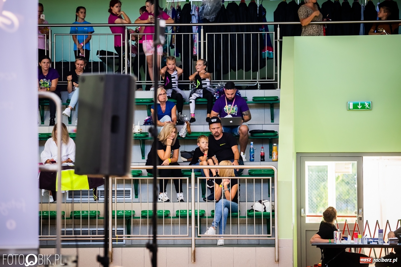 Zdjęcie w galerii na portalu naszraciborz.pl: Ruszyły Otwarte Mistrzostwa Polski Mażoretek w Arenie Rafako [FOTO] wiadomości z regionu