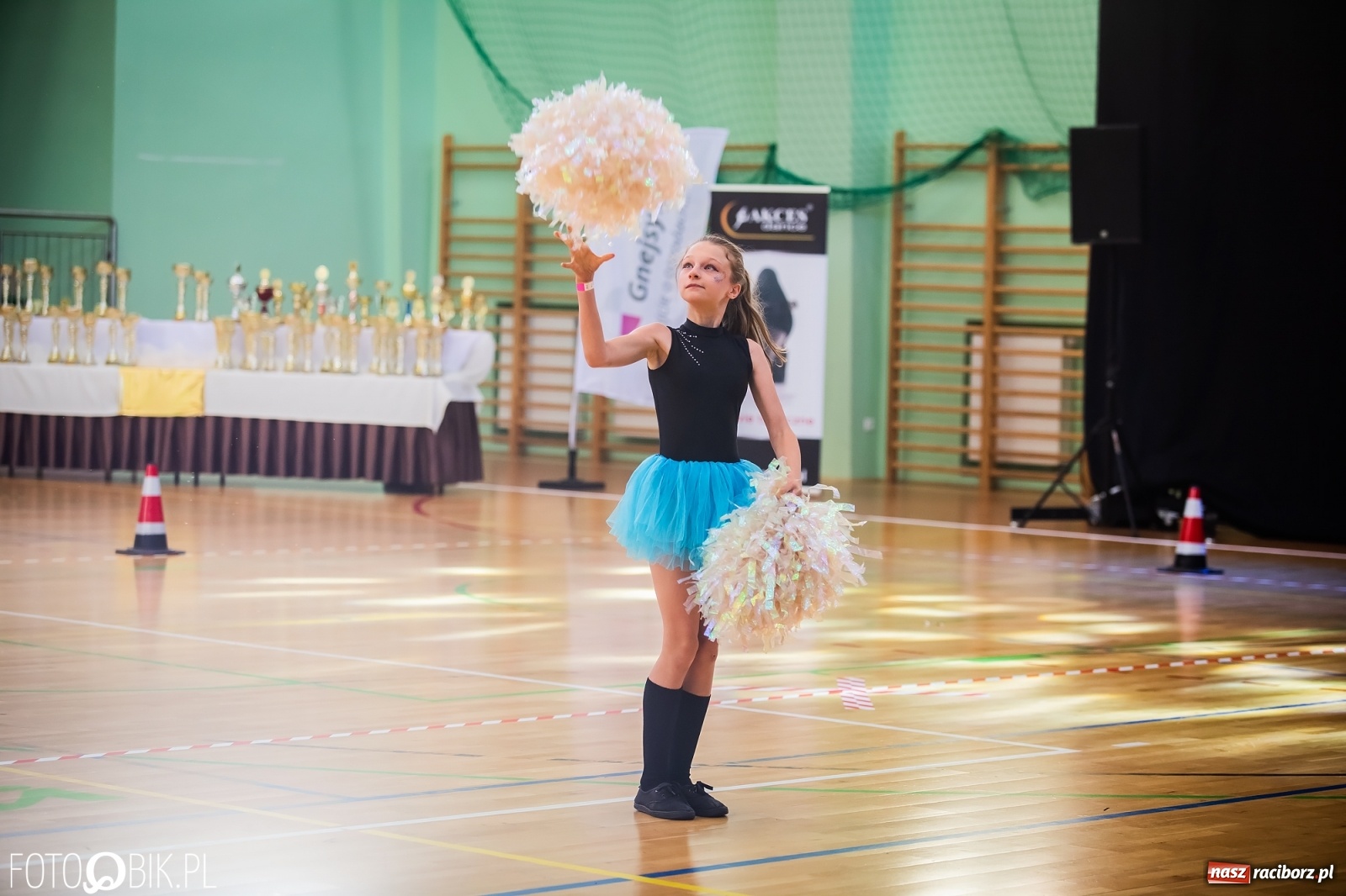Zdjęcie w galerii na portalu naszraciborz.pl: Ruszyły Otwarte Mistrzostwa Polski Mażoretek w Arenie Rafako [FOTO] wiadomości z regionu