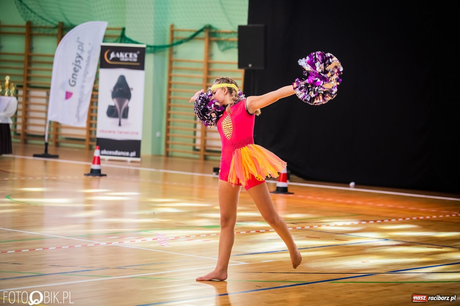 Zdjęcie w galerii na portalu naszraciborz.pl: Ruszyły Otwarte Mistrzostwa Polski Mażoretek w Arenie Rafako [FOTO] wiadomości z regionu