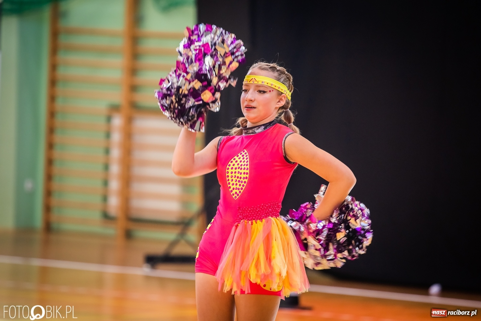 Zdjęcie w galerii na portalu naszraciborz.pl: Ruszyły Otwarte Mistrzostwa Polski Mażoretek w Arenie Rafako [FOTO] wiadomości z regionu