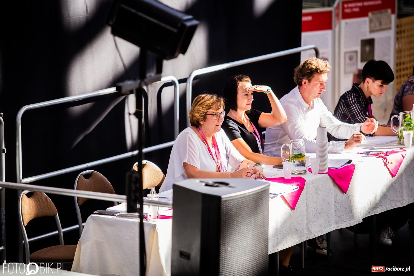 Zdjęcie w galerii na portalu naszraciborz.pl: Ruszyły Otwarte Mistrzostwa Polski Mażoretek w Arenie Rafako [FOTO] wiadomości z regionu