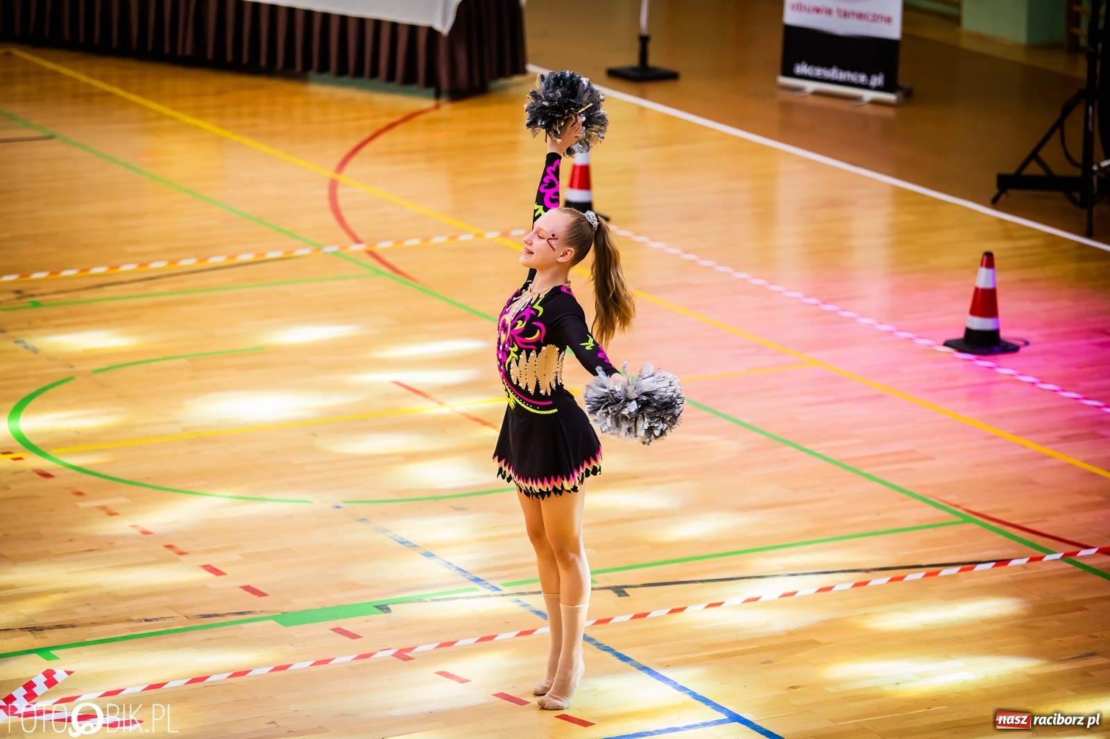 Zdjęcie w galerii na portalu naszraciborz.pl: Ruszyły Otwarte Mistrzostwa Polski Mażoretek w Arenie Rafako [FOTO] wiadomości z regionu
