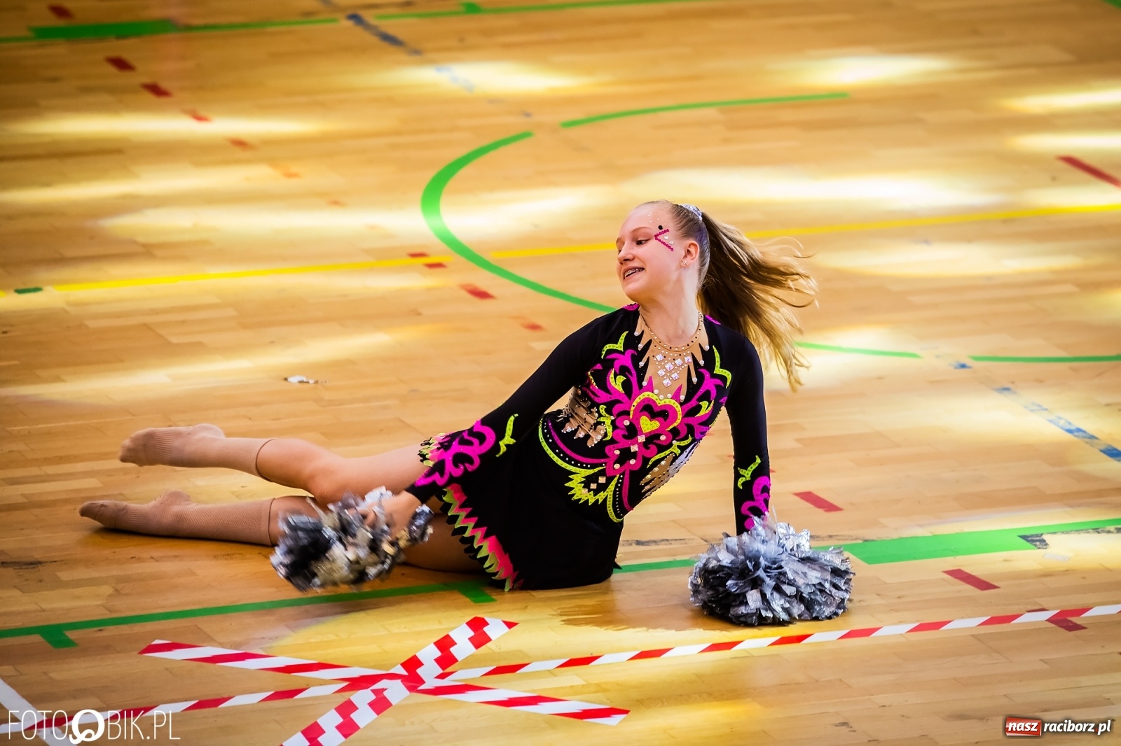 Zdjęcie w galerii na portalu naszraciborz.pl: Ruszyły Otwarte Mistrzostwa Polski Mażoretek w Arenie Rafako [FOTO] wiadomości z regionu