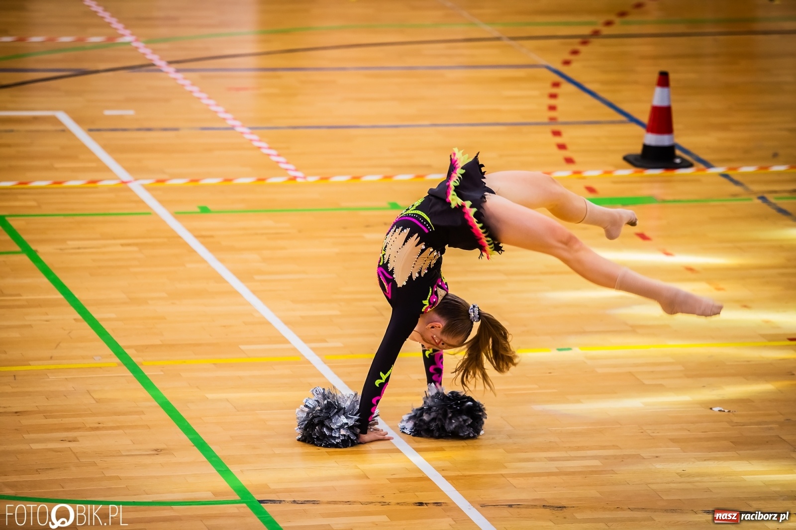 Zdjęcie w galerii na portalu naszraciborz.pl: Ruszyły Otwarte Mistrzostwa Polski Mażoretek w Arenie Rafako [FOTO] wiadomości z regionu
