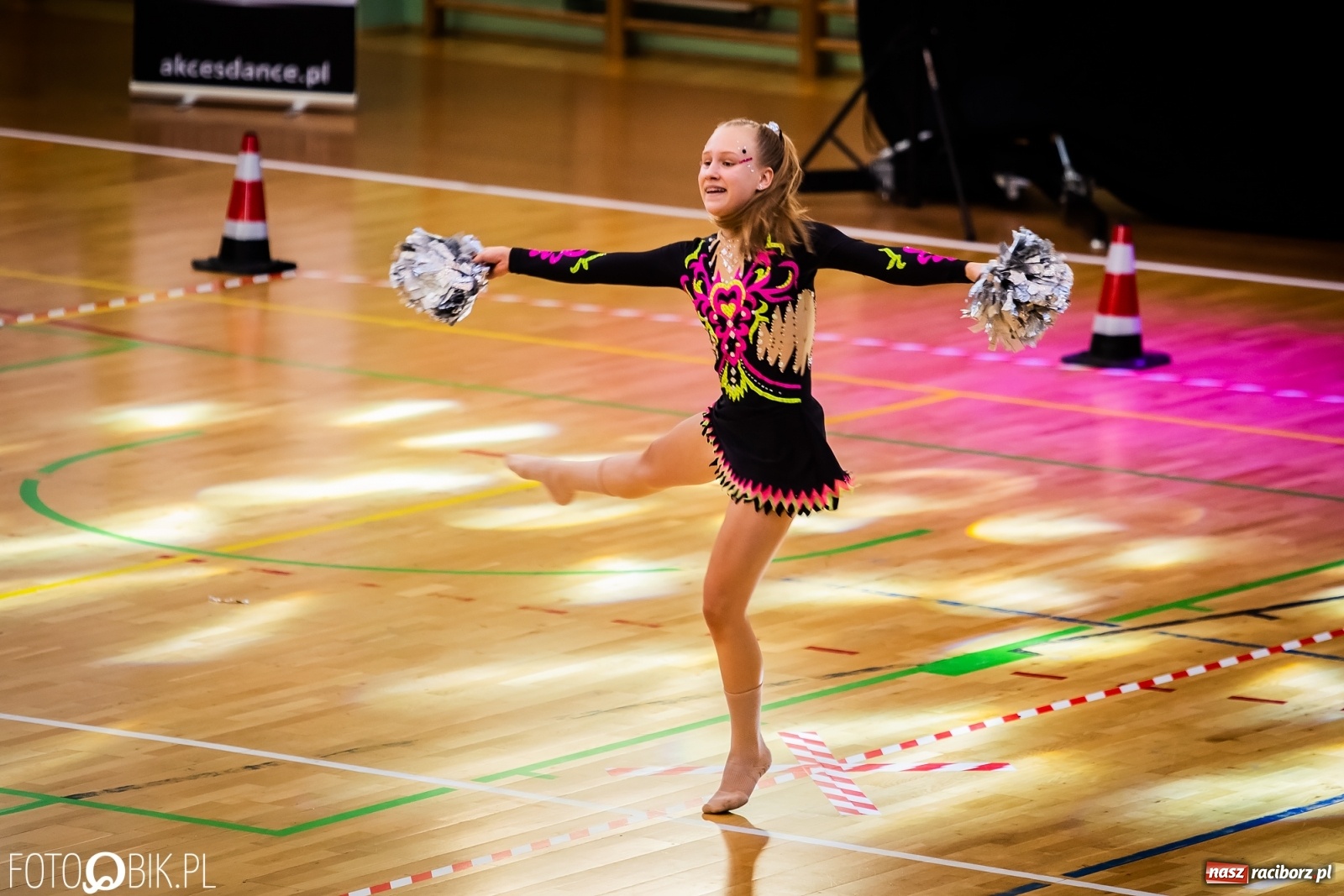 Zdjęcie w galerii na portalu naszraciborz.pl: Ruszyły Otwarte Mistrzostwa Polski Mażoretek w Arenie Rafako [FOTO] wiadomości z regionu