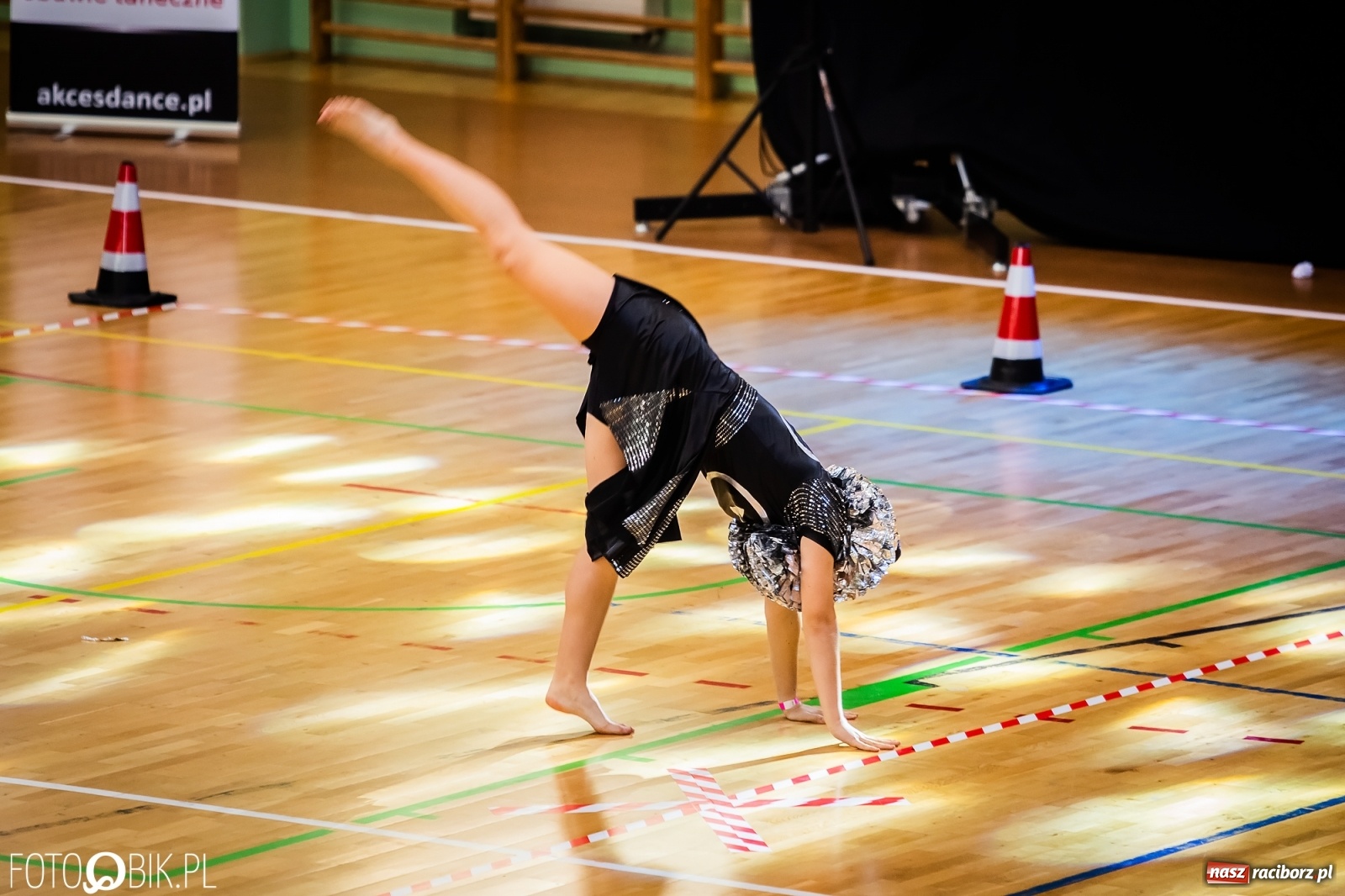 Zdjęcie w galerii na portalu naszraciborz.pl: Ruszyły Otwarte Mistrzostwa Polski Mażoretek w Arenie Rafako [FOTO] wiadomości z regionu