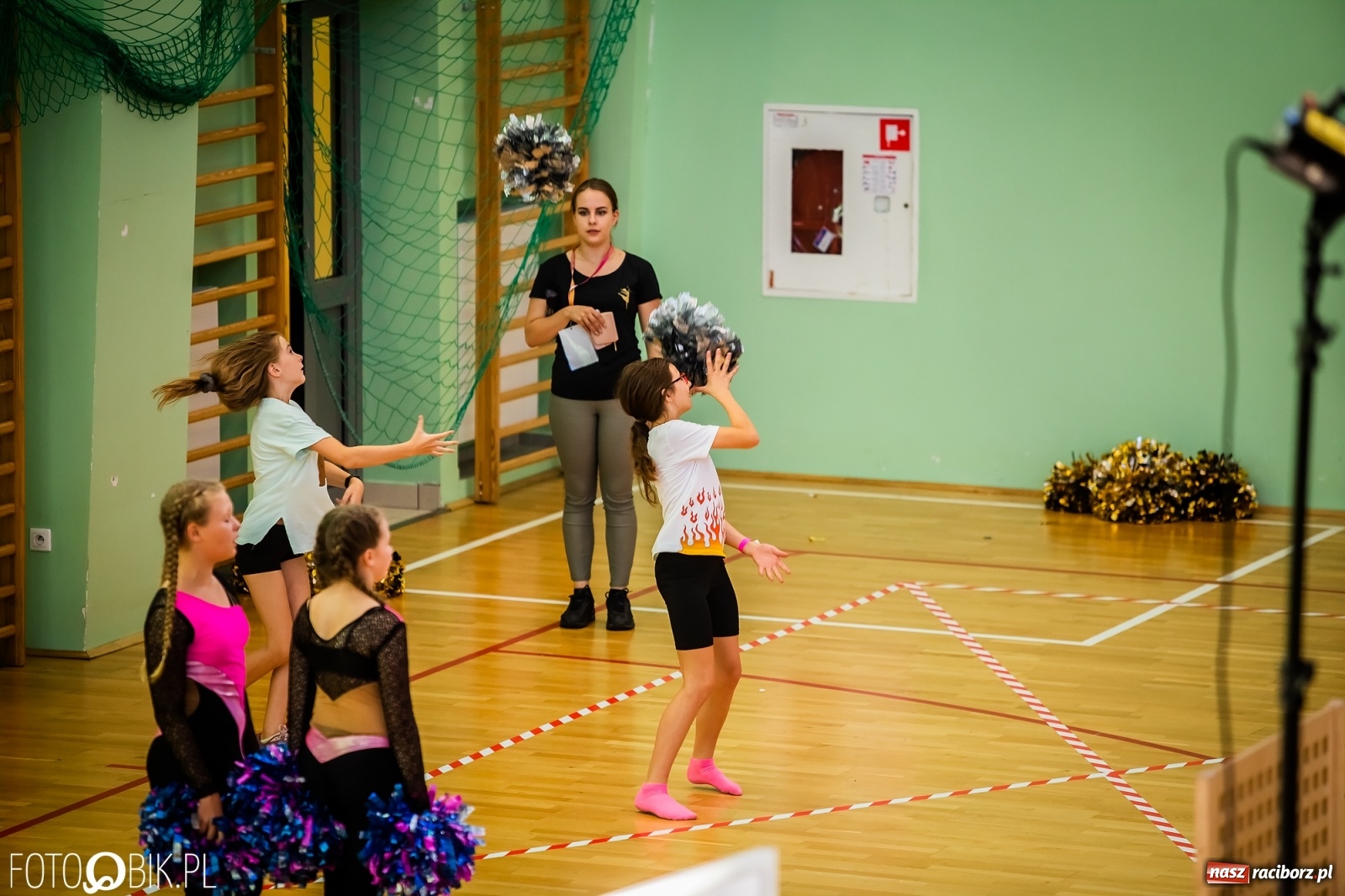Zdjęcie w galerii na portalu naszraciborz.pl: Ruszyły Otwarte Mistrzostwa Polski Mażoretek w Arenie Rafako [FOTO] wiadomości z regionu
