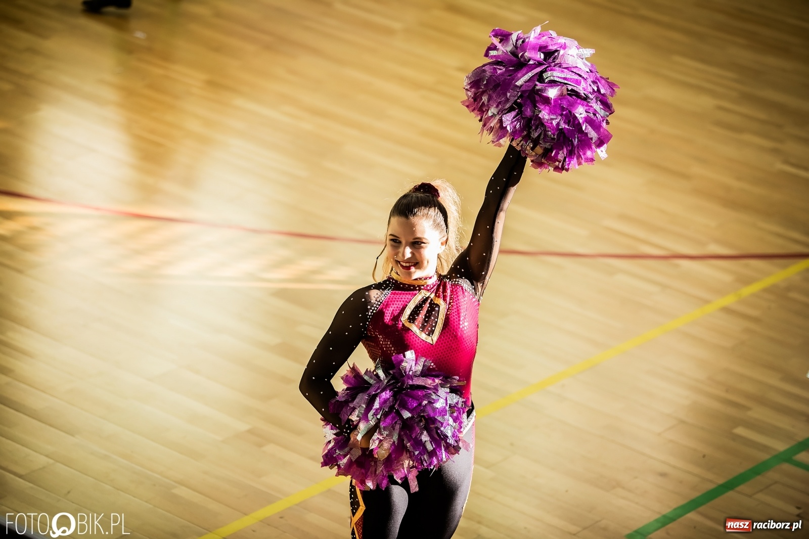 Zdjęcie w galerii na portalu naszraciborz.pl: Ruszyły Otwarte Mistrzostwa Polski Mażoretek w Arenie Rafako [FOTO] wiadomości z regionu