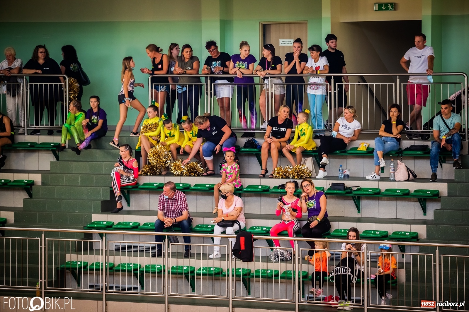 Zdjęcie w galerii na portalu naszraciborz.pl: Ruszyły Otwarte Mistrzostwa Polski Mażoretek w Arenie Rafako [FOTO] wiadomości z regionu