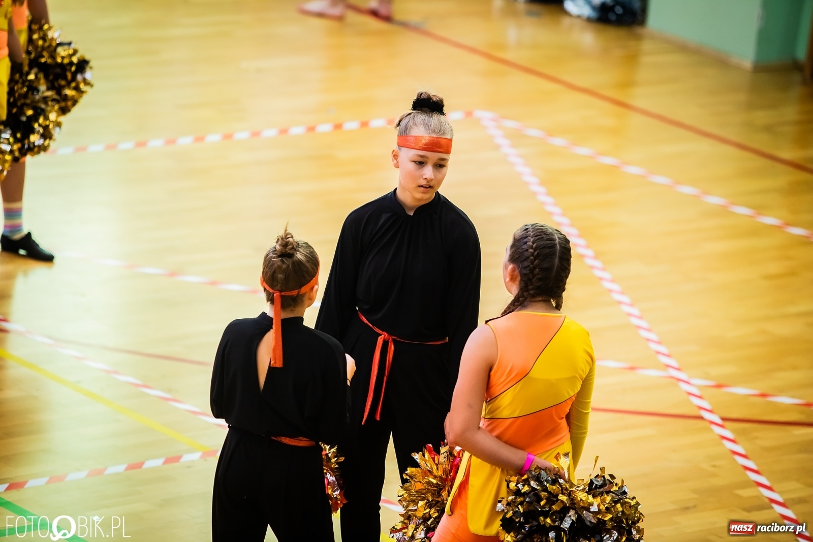 Zdjęcie w galerii na portalu naszraciborz.pl: Ruszyły Otwarte Mistrzostwa Polski Mażoretek w Arenie Rafako [FOTO] wiadomości z regionu