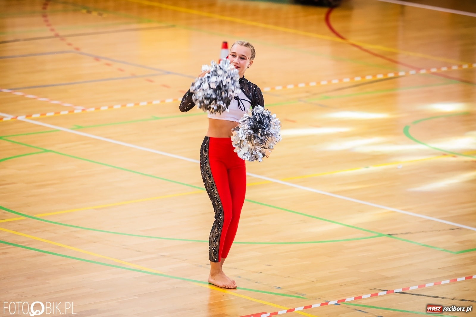 Zdjęcie w galerii na portalu naszraciborz.pl: Ruszyły Otwarte Mistrzostwa Polski Mażoretek w Arenie Rafako [FOTO] wiadomości z regionu