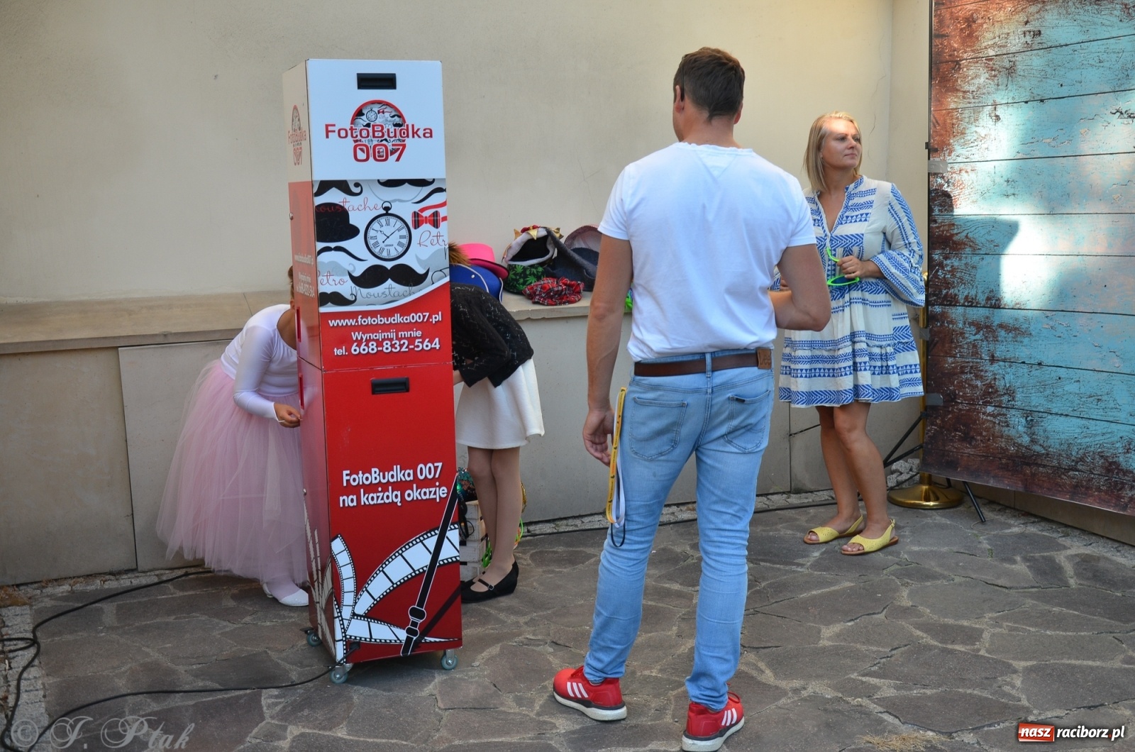 Zdjęcie w galerii na portalu naszraciborz.pl: MDK pochwalił się osiągnięciami na festynie na zamku wiadomości z regionu